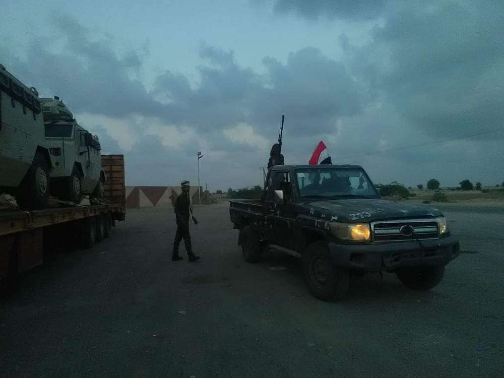 شاهد اول صورة للحظة وصول قوات عسكرية جديدة إلى عدن والكشف عن مهمتها و الجهة التي تتبعها (صادم)