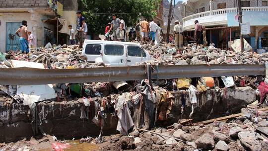 الأمطار تدمر منزل "معرّي اليمن" في صنعاء (صورة)