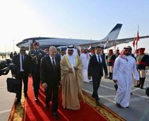 مصدر رئاسي يكشف الحقيقة كاملة بشأن رفض قطر استقبال الرئيس اليمني الجديد 