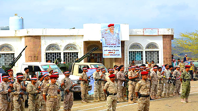 قادة اللواء 35 مدرع " الشمسانی " تنصل عن تعهدات النقاط العشر وسلم اللواء الإخوان