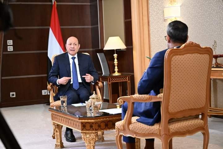 الرئيس العليمي يوجه اتهاماً خطيراً لأمريكا بعد تبرئة الزعيم علي عبدالله صالح من جميع الاتهامات (فيديو)
