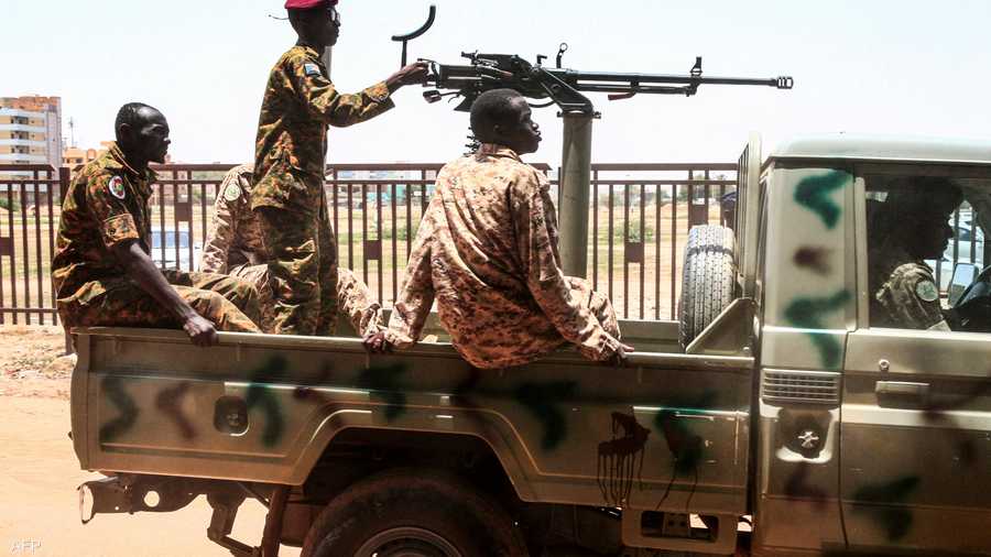 رويترز تكشف عن مصادرة الجيش السوداني لأسلحة مهربة قادمة من دولة أجنبية
